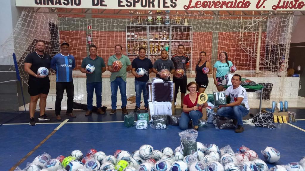 Projeto Esporte entre Quatro Linhas